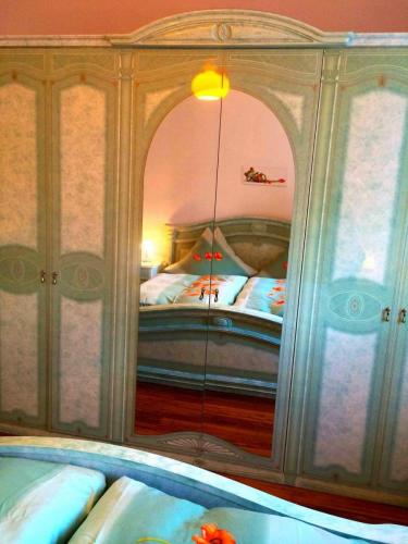 Schlafzimmer im Parterre der Ferienwohnung in Coburg